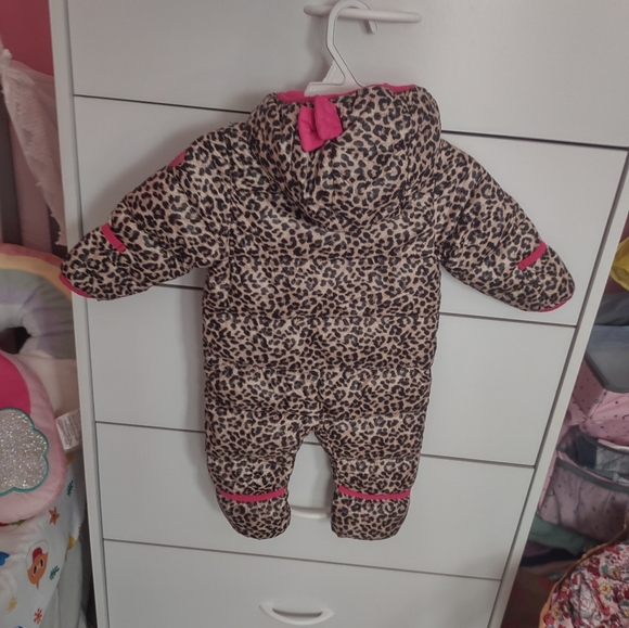 Michael Kors Baby girl Leopard print snowsuit - Picture 3 of 7